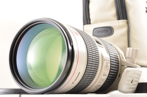 Canon 200mm 8 l is - f/2.8,